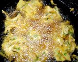 A picture of step 2 of Aloo palak pakoray.