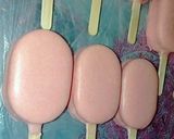صورة لخطوة 4 من وصفة إسكيمو بذوق الفراولة🍓