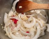 A picture of step 1 of Coconut curry ramen.