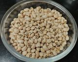 A picture of step 1 of Black eyed beans chilla.