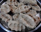 ચૂરમા નાં લાડુ (Churma Ladoo Recipe In Gujarati) રેસીપી સ્ટેપ2ફોટો