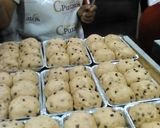 A picture of step 6 of Hot Cross Buns.
