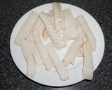 A picture of step 1 of Fried golden conger with beer batter.