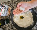 Foto del paso 4 de la receta: Salsitas con pan pita de muzzarella para tu previa del asado!