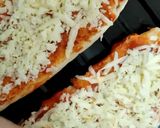 A picture of step 5 of Sub pizza buns.