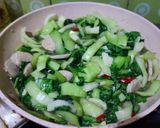 Foto langkah ke 5 dari resep Pokcoy Bakso Saus Tiram.