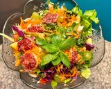 Φωτογραφία βήματος 1 της συνταγής Autumn salad (σαλάτα με σύκα, λάχανα, καρότο, σταφύλι, νεκταρίνι, δυόσμο, μαρούλι, ξινόμηλο, αχλάδι)