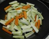 Foto langkah ke 4 dari resep Tumis Brokoli Wortel resep ramah lingkungan.