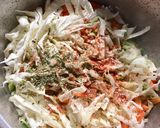 Foto del paso 2 de la receta: Wraps integrales de repollo, zanahoria y puerro