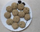 A picture of step 4 of Pita bread with falafel and tahini sauce.