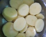 Foto langkah ke 1 dari resep 213. Perkedel Kentang Korned.