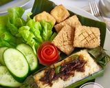 Foto langkah ke 8 dari resep Nasi Uduk Bakar Teri Jengki(#pr_masakanbungkusdaun).