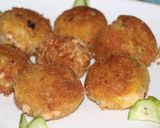A picture of step 4 of Cheezy balls.