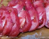 Foto del paso 2 de la receta: Carpaccio de galera, con tartar de tomate y cosas😂😂😂
