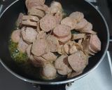 Foto langkah ke 5 dari resep Pizza Sosis Teflon.