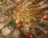 Foto langkah ke 3 dari resep Beef Enoki Saus Tiram.
