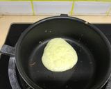 Foto langkah ke 4 dari resep Fluffy Pancake simple ingredients, no baking powder.