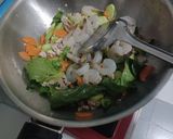 รูปขั้นตอนการทำที่ 4 ของ ข้าวผัดกุ้งหมูสับ