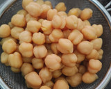 வெள்ளை கொண்டைக்கடலை சுண்டல்(sundal recipe in tamil) ரெசிபி ஸ்டேப் 3 புகைப்படம்