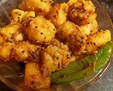 A picture of step 4 of Chatpate jeera aloo.