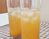 Foto langkah ke 3 dari resep Es Jeruk Peras Es Krim (Orange Float).