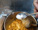 รูปขั้นตอนการทำที่ 4 ของ ไก่ผัดพริกแกงใต้ ใส่สะตอ