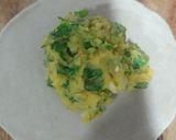 A picture of step 2 of Aloo paratha.