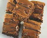 Foto langkah ke 6 dari resep Triple Choco Brownies (Motif Sungai).
