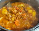 Foto del paso 5 de la receta: Guiso vegano de lentejas "aún no es Julio!"