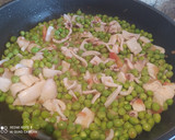 Foto del paso 5 de la receta: Guisantes con cigalas, gambas y chipirones