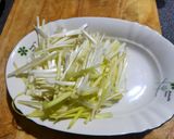韭黃炒三層肉的食譜步驟1照片