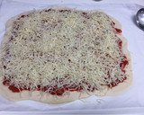Foto del paso 2 de la receta: Pizza de bacon y champiñones facilita