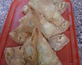 A picture of step 3 of Crispy Aloo samosa.