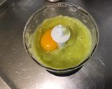 Une image de l'étape 3 de Sauce aux courgettes jaunes, pesto rouge et parmesan.