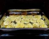 Foto del paso 3 de la receta: Besugos al horno con patatas, infusionados con aceite de tomillo