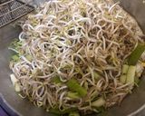 Foto langkah ke 3 dari resep Tumis Toge Sederhana.