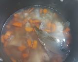 A picture of step 3 of Chicken stock.