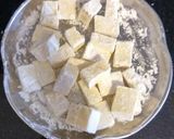 A picture of step 1 of Papad paneer boat.