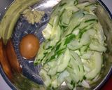 Foto langkah ke 2 dari resep Tumis timun telor.