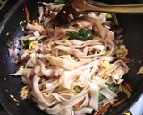 Foto langkah ke 6 dari resep Kwetiaw Goreng Babi (a la warung bakmie).