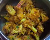 आलू गोभी (Aloo gobhi recipe in hindi) रेसिपी चरण 4 फोटो