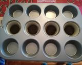Foto del paso 5 de la receta: Magdalenas de chocolate rellenas de chocolate blanco