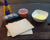 Foto del paso 1 de la receta: Frankfurt con Pan de miga