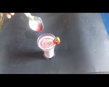 સ્ટ્રોબેરી મિલ્કશેક રેસીપી સ્ટેપ3ફોટો