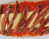Foto del paso 1 de la receta: Tapa de Anchoas con queso artesano de autor sobre tomate natural