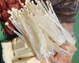 Hình bước làm 2 của món Lẩu gà thuốc bắc