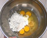 Foto langkah ke 1 dari resep Bolu Gulung Marmer Lembut.