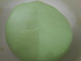 Roti Tawar Pandan Kismis, Empuk dan Lembut Banget!