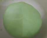 Foto langkah ke 2 dari resep Roti Tawar Pandan Kismis, Empuk dan Lembut Banget!.