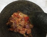 Foto langkah ke 4 dari resep Ayam geprek sambal bawang.